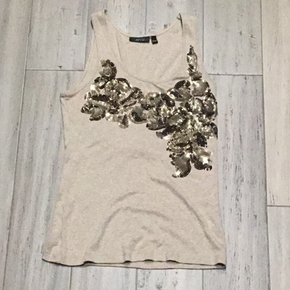 Sequin tank